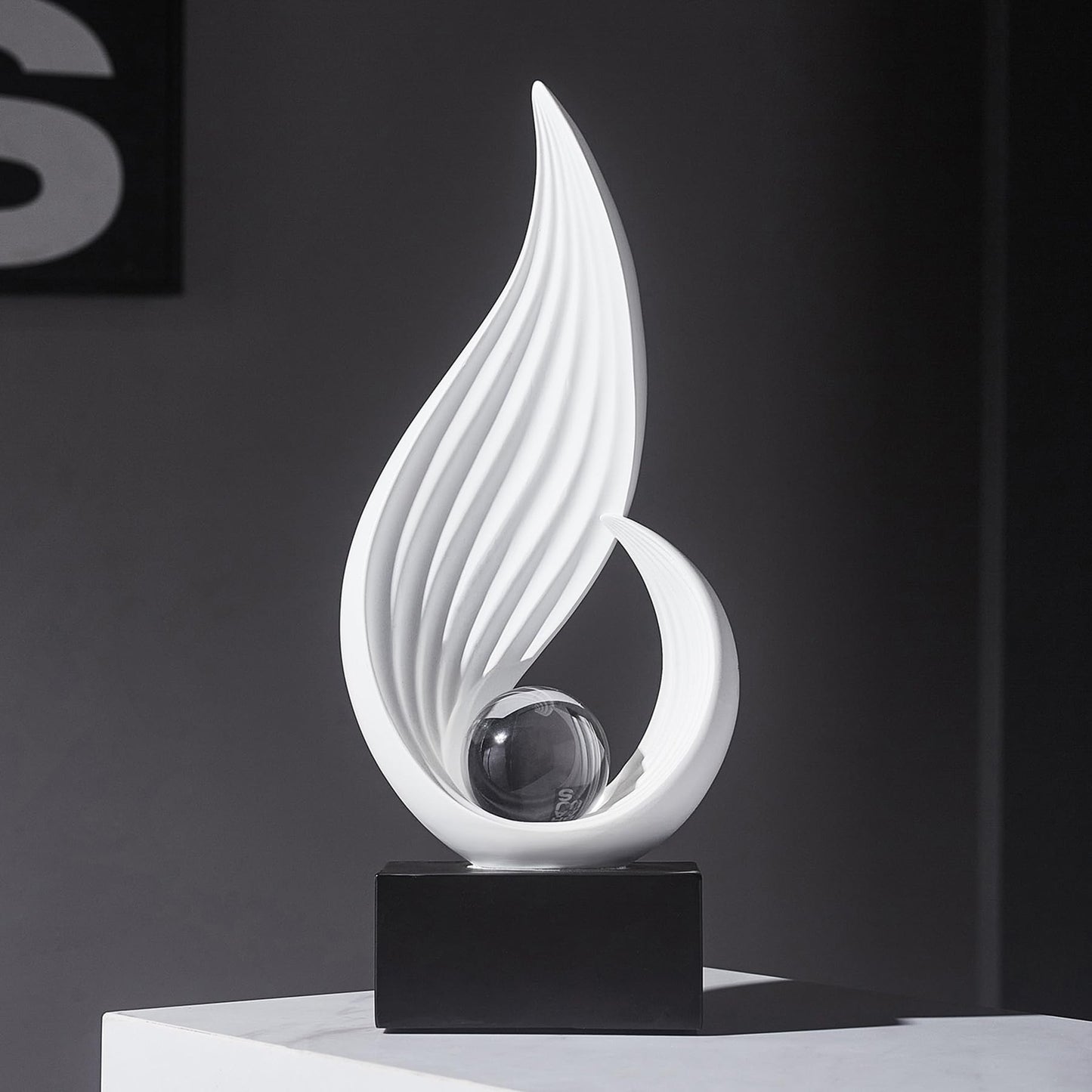 FJS Home Decor Modern White Statue Living Room Decor, Resin Shelf Decor Accents, Abstract Art Sculptures Decorations for Bookshelf Dining Room Office Coffee Table TV Stand